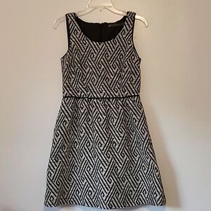 Outback Red Black and White Geo Dress Women's Sleeveless Fit & Flare Sz. 6